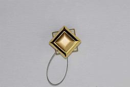 Магнит с тросиком квадрат.зол. бл.+мат.